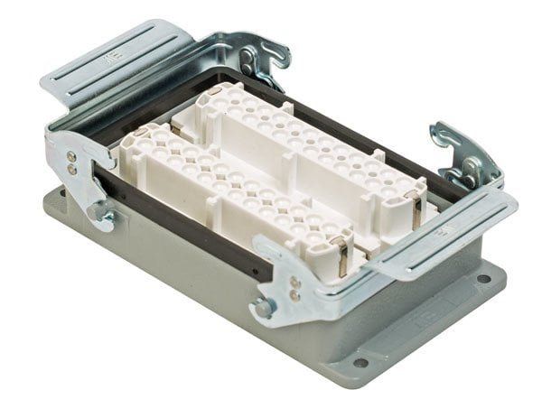 48x16 A (48P+E) Alüminyum Gövde Makine Prizi